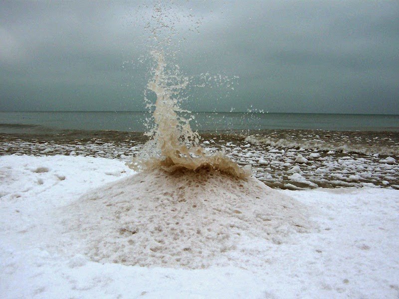 Ice volcanoes of the Great Lakes