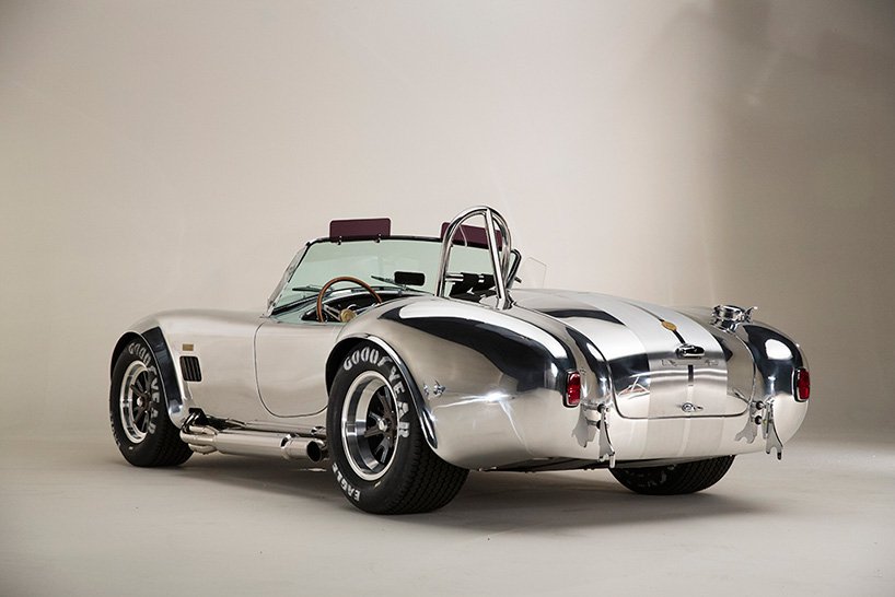 Shelby Cobra 427 is a limited series of legendary car