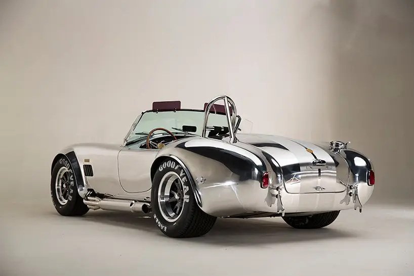Shelby Cobra 427 - ограниченная серия автомобиля-легенды