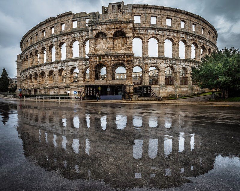 Ancient Roman amphitheatres that still function