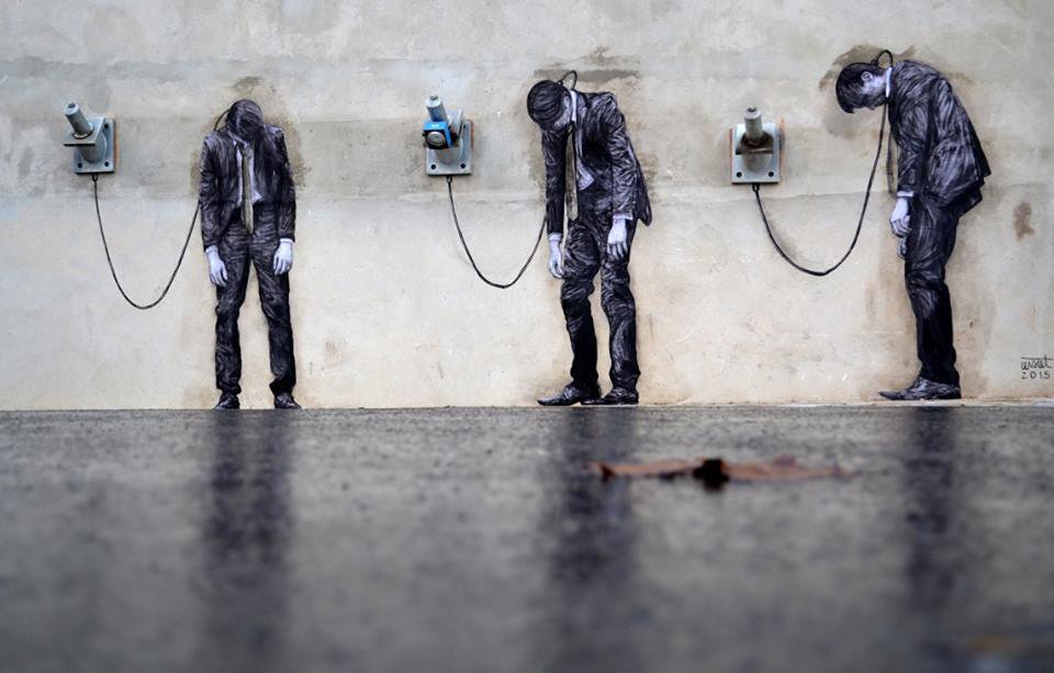 New street pranks Levalet