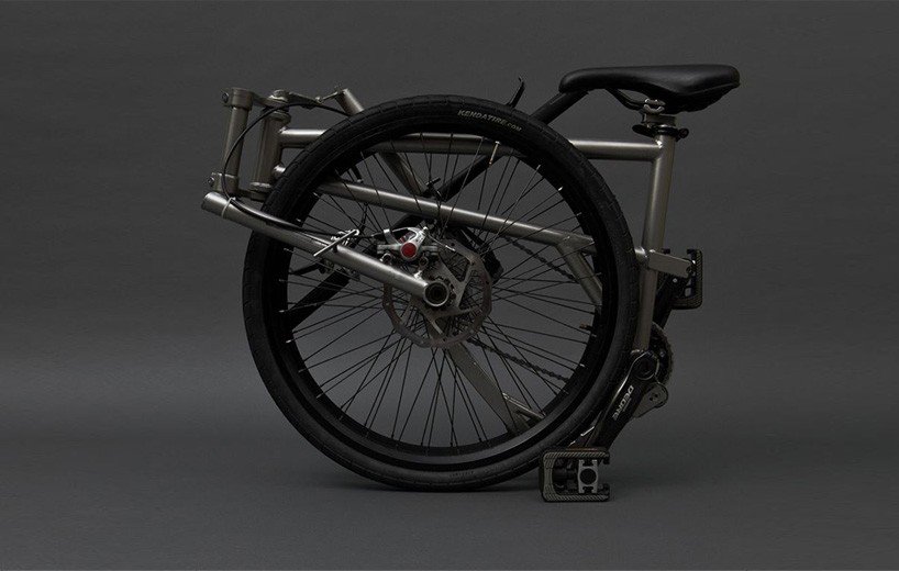 Ultra-compact folding bicycle from titanium