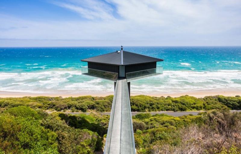 Pole House - Australian house on the pylon