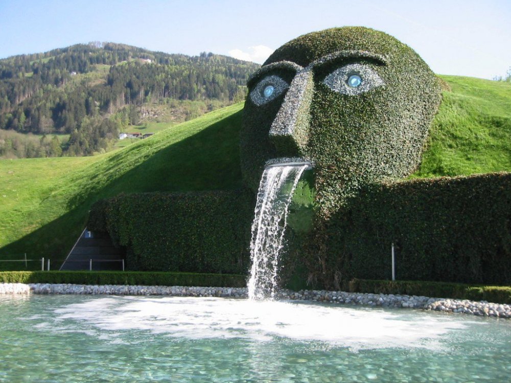 The Swarovski fountain is a giant with crystal eyes