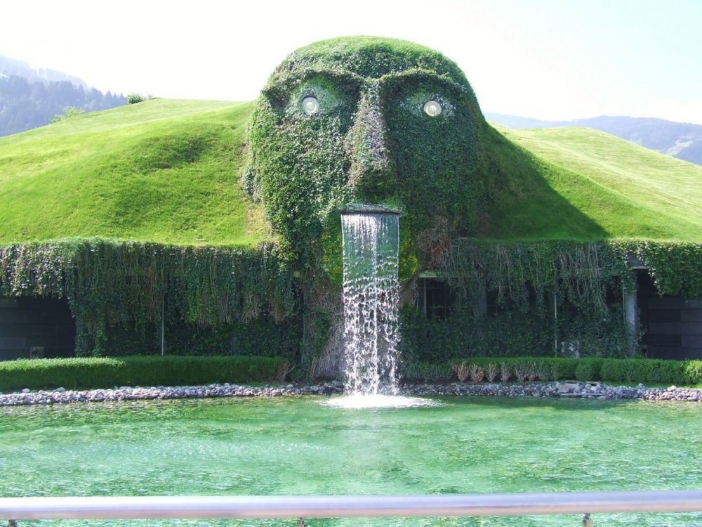 The Swarovski fountain is a giant with crystal eyes