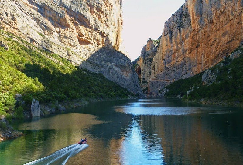 The Virgin Gorge of Mont Rebbe