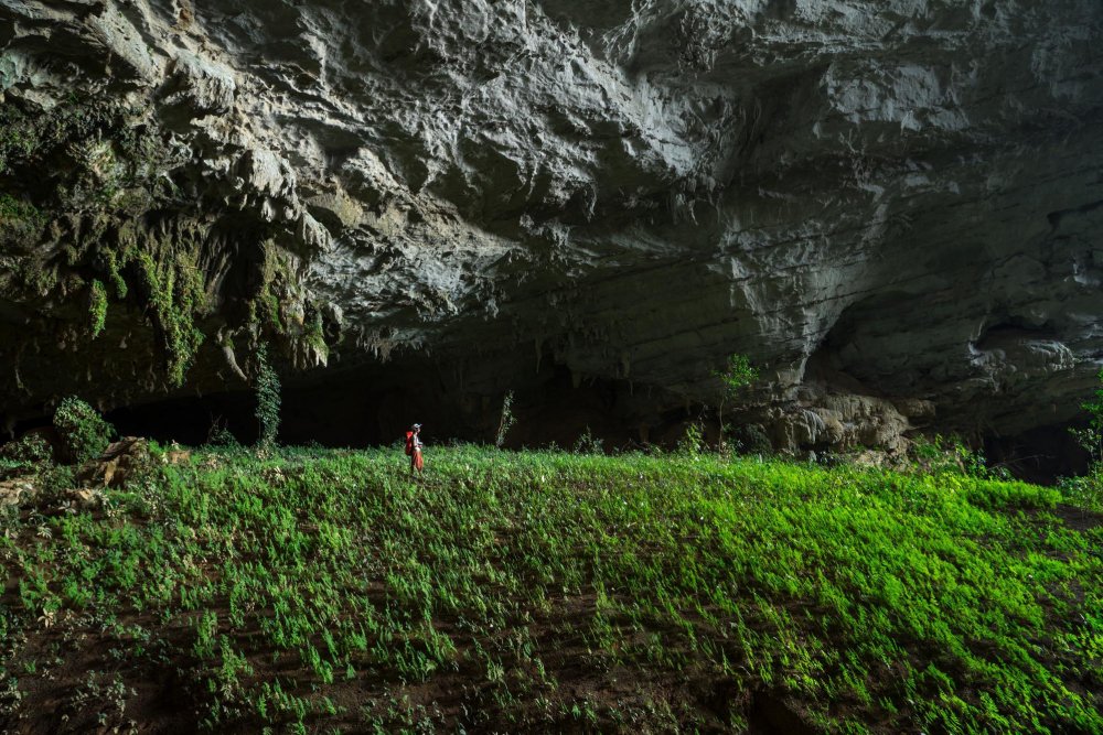 Incredible hidden cave Tem Hong in Laos