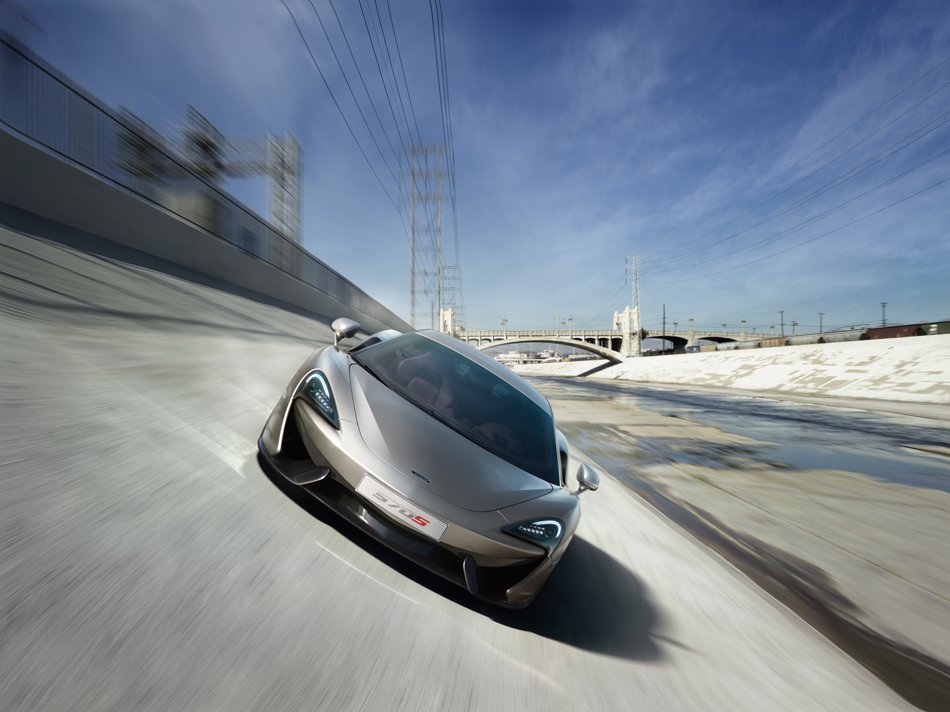 McLaren 570S: the first sports coupe of the Sport Series