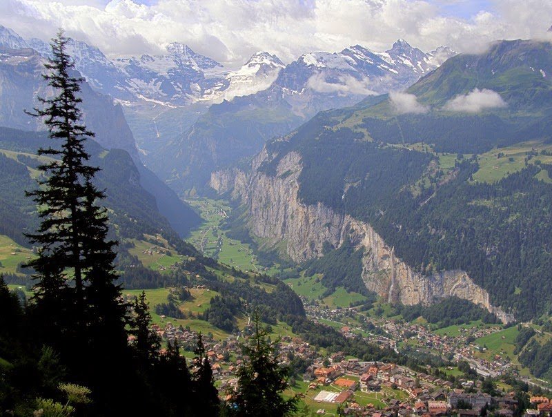 Lauterbrunnen - the valley of 72 waterfalls