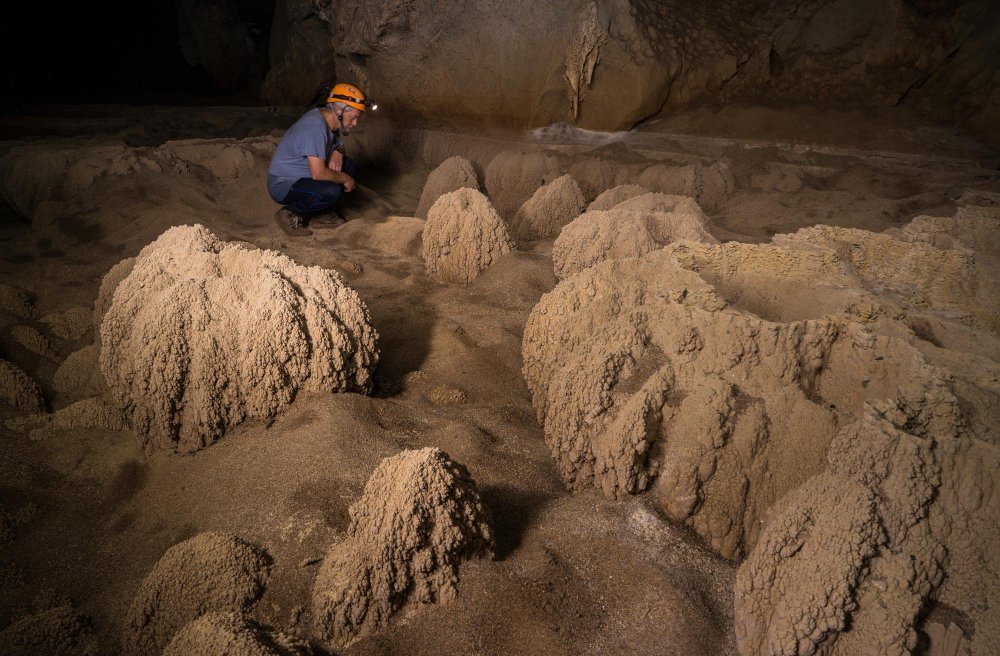 Incredible hidden cave Tem Hong in Laos