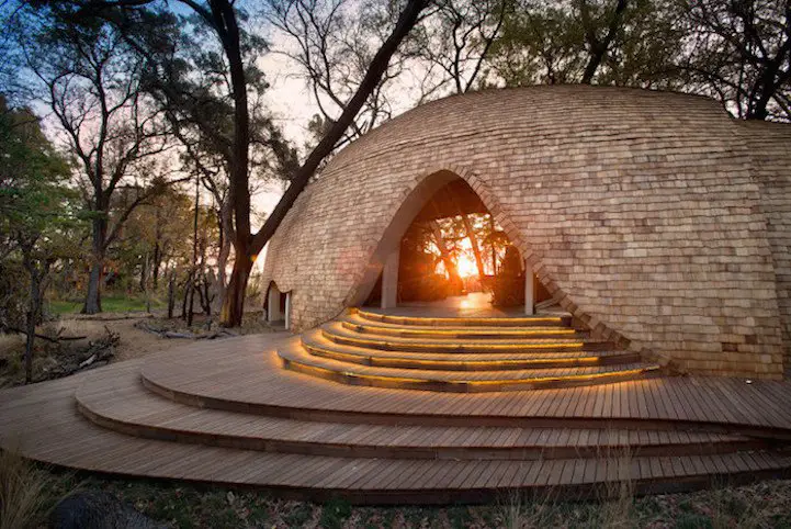 Sandibe Okavango Safari Lodge - идеальное место для побега в дикую природу