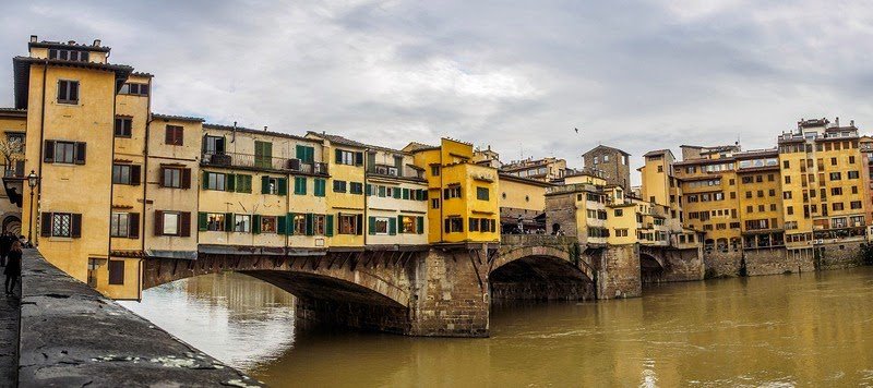 Ponte Vecchio - the medieval bridge of shops