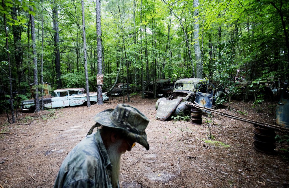 Old Car City - the largest cemetery of classic cars in the world