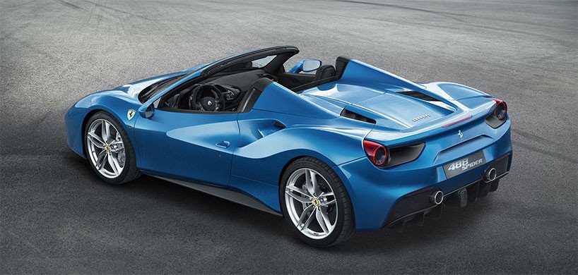 Convertible Ferrari 488 Spider: a month before the premiere