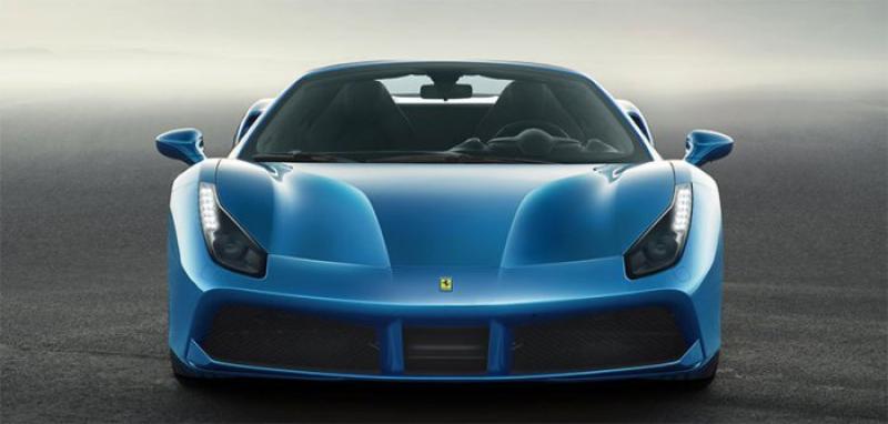 Convertible Ferrari 488 Spider: a month before the premiere