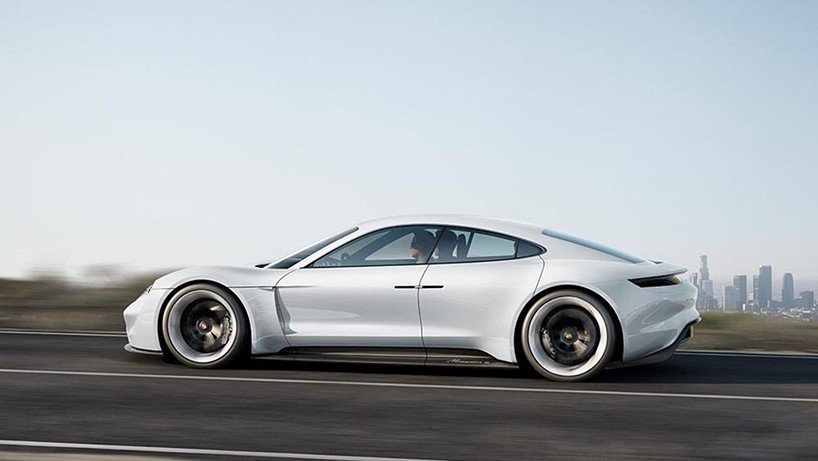 Первый электрокар Porsche Mission E