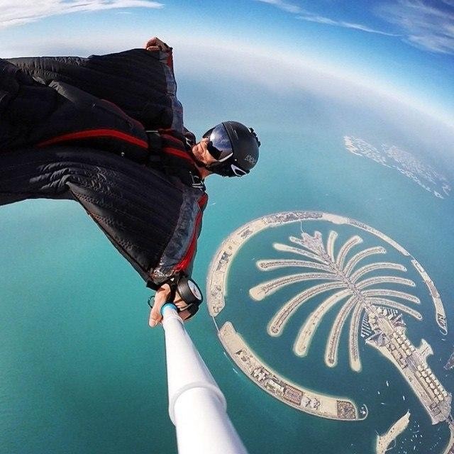 30 selfies, which are filled with adrenaline. Already captures the spirit!