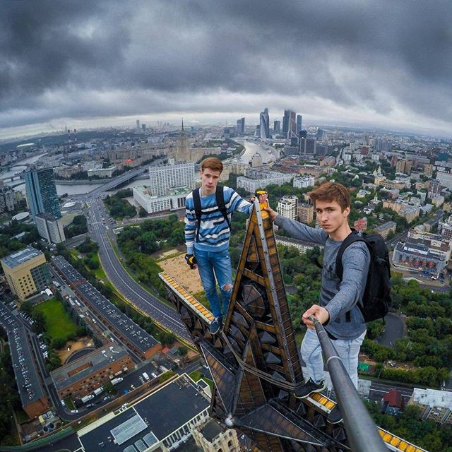 30 selfies, which are filled with adrenaline. Already captures the spirit!