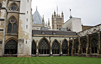 The mysterious London: 12 Gothic buildings of the capital