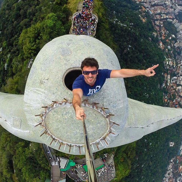 30 selfies, which are filled with adrenaline. Already captures the spirit!