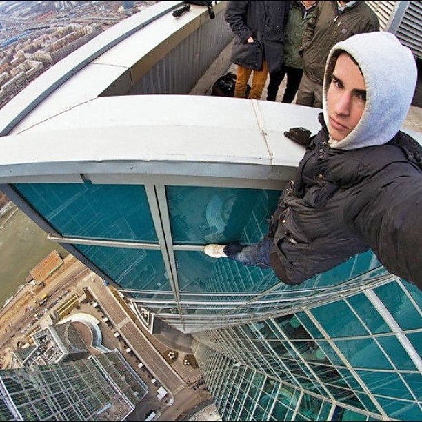 30 selfies, which are filled with adrenaline. Already captures the spirit!