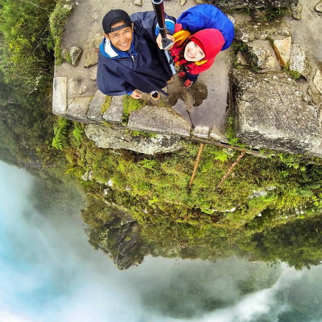 30 selfies, which are filled with adrenaline. Already captures the spirit!