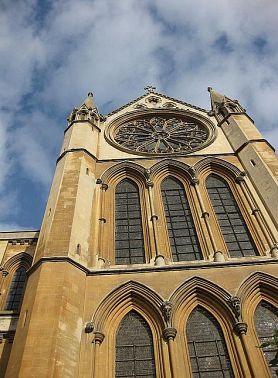 The mysterious London: 12 Gothic buildings of the capital