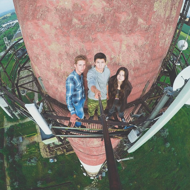 30 selfies, which are filled with adrenaline. Already captures the spirit!