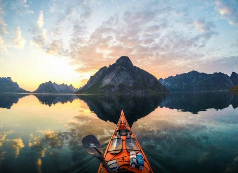 The beauty of Norwegian fjords from a kayak