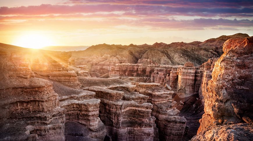 Чудеса природы: впечатляющие каньоны Казахстана