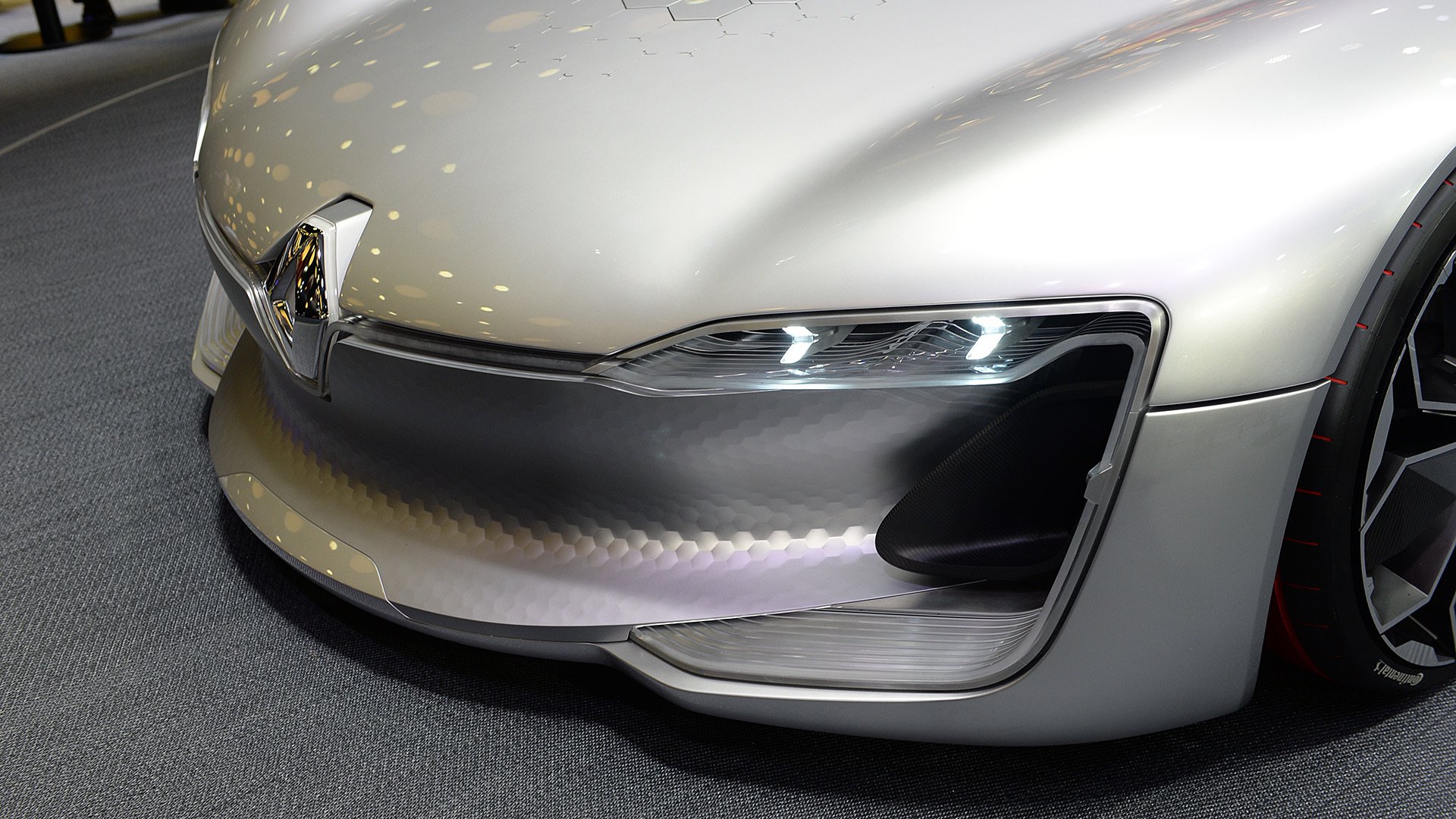 Concept of the super-electric Renault Trezor