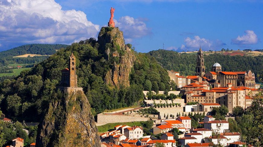 Country volcanoes and mountains: 15 reasons to fall in love with Auvergne