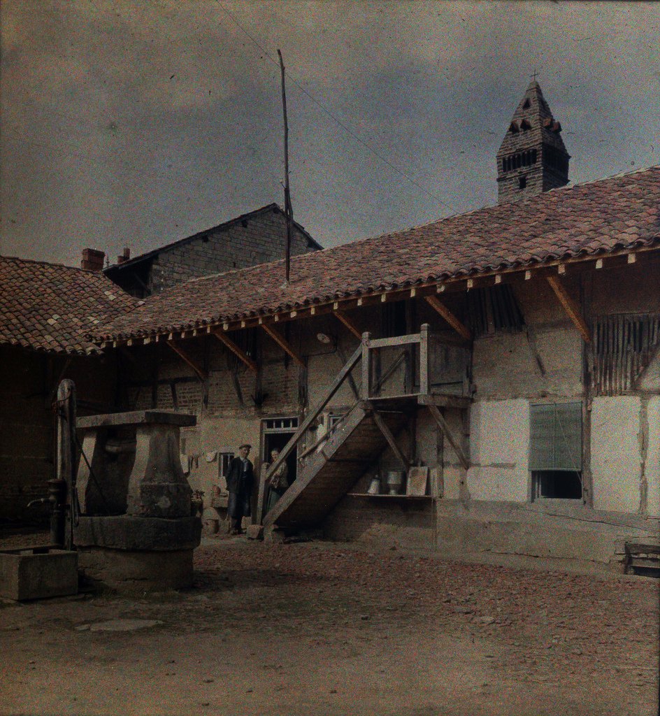 Autochromatic photos of France 100 years ago