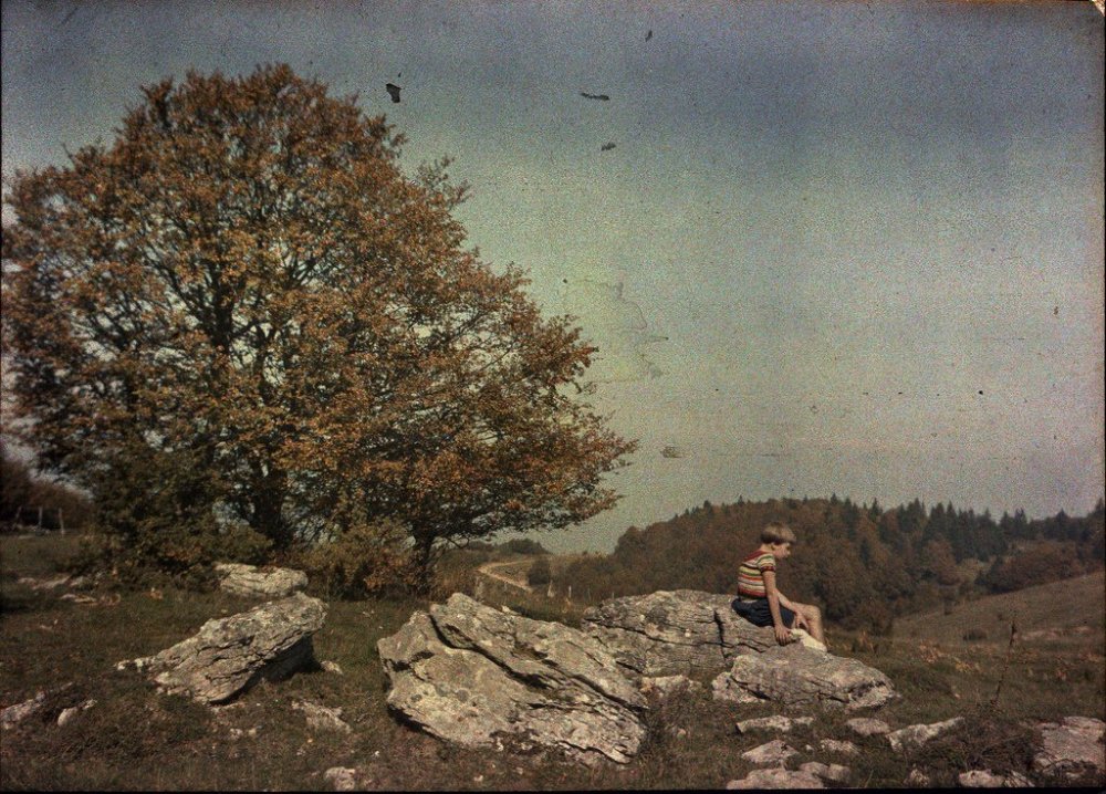 Autochromatic photos of France 100 years ago