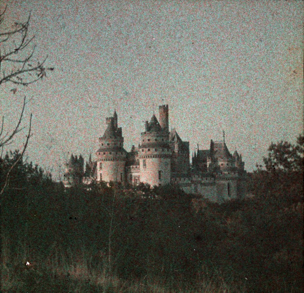 Autochromatic photos of France 100 years ago