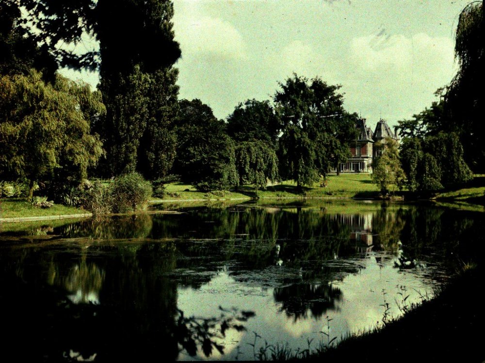 Autochromatic photos of France 100 years ago