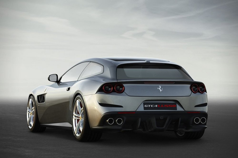 Будущее в лице Ferrari GTC4 Lusso