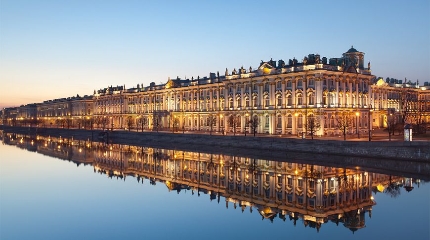 Night Petersburg: buildings in highlights