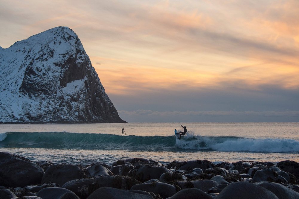 Extreme Arctic Surfing