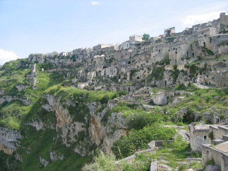 Старейший в мире пещерный город