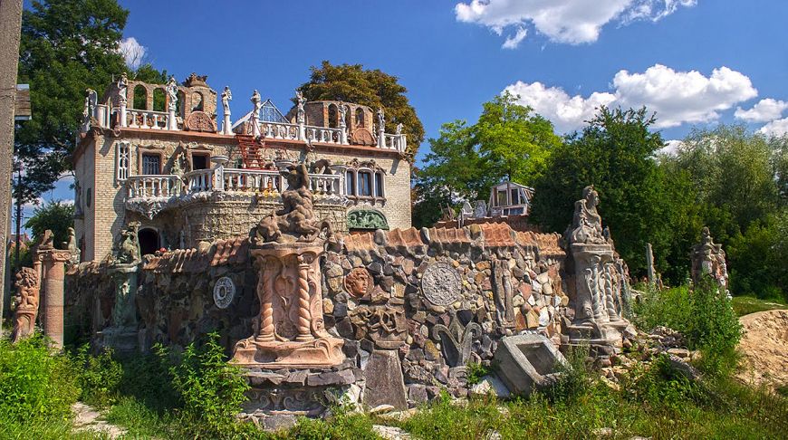 Amazing next: Top-15 unusual buildings of Ukraine