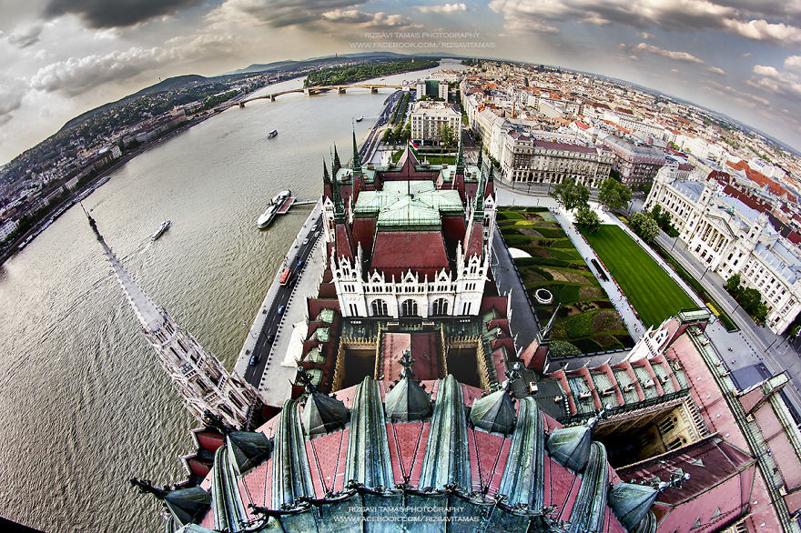 31 an impressive shot of Budapest, for which the author risked his life 