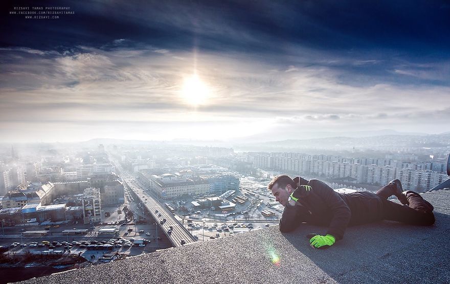 31 an impressive shot of Budapest, for which the author risked his life 