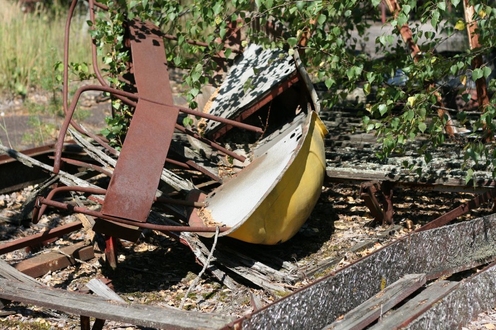 Chernobyl 30 years later: pictures of cities frozen in time