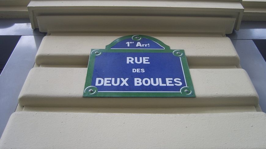 10 streets of Paris with very strange titles 