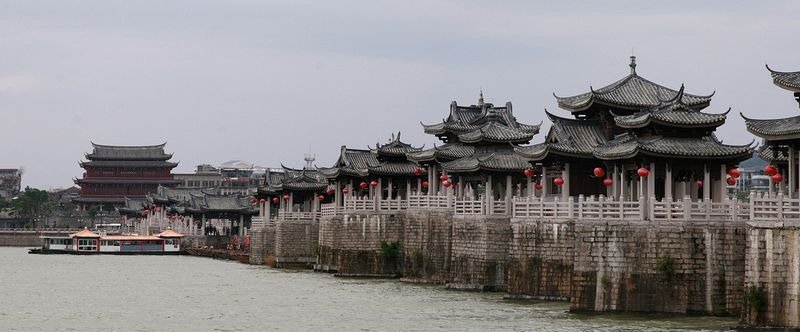 Ancient floating Guangzi Bridge 