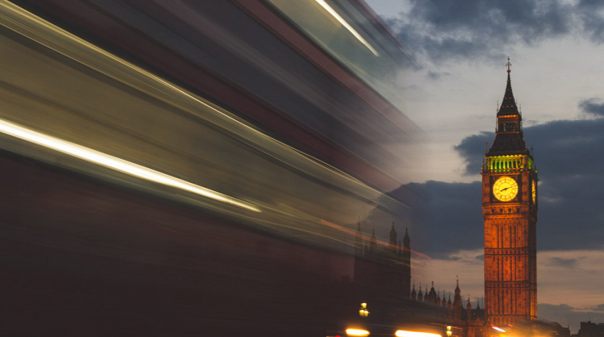 Лондон не спить: 15 атмосферних знімків Аарона Стратт 