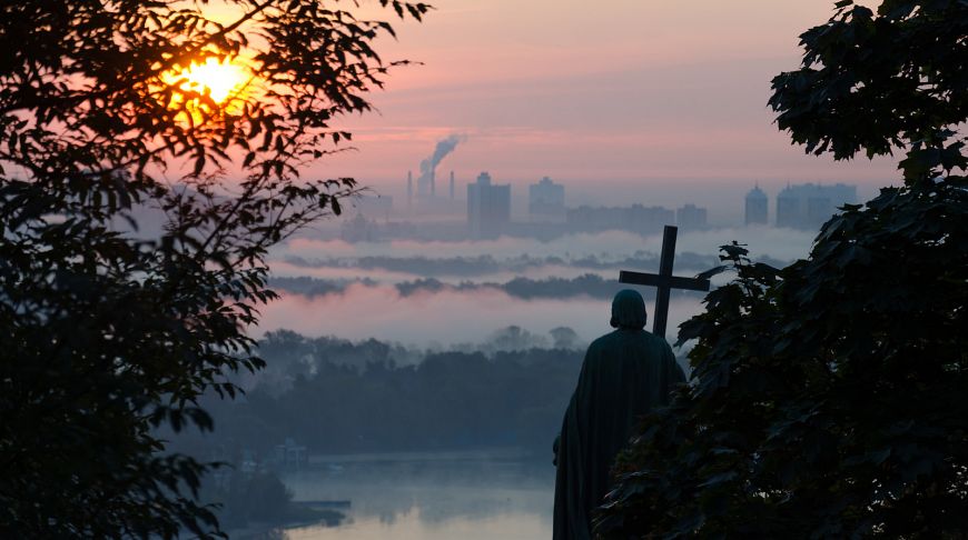 Коли прокидається місто: 20 кращих знімків світанку в Києві