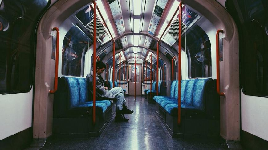 Лондон не спить: 15 атмосферних знімків Аарона Стратт 
