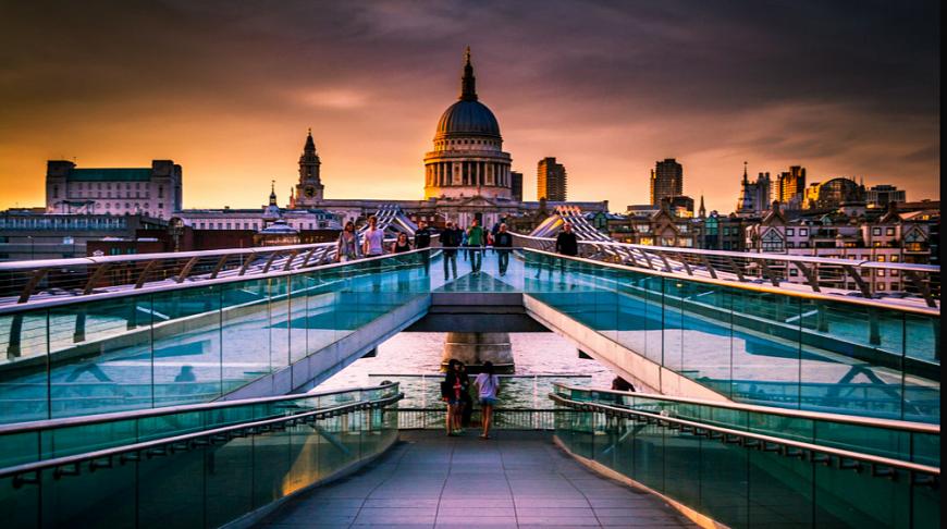 Лондон не спить: 15 атмосферних знімки ів Аарона Стратт 